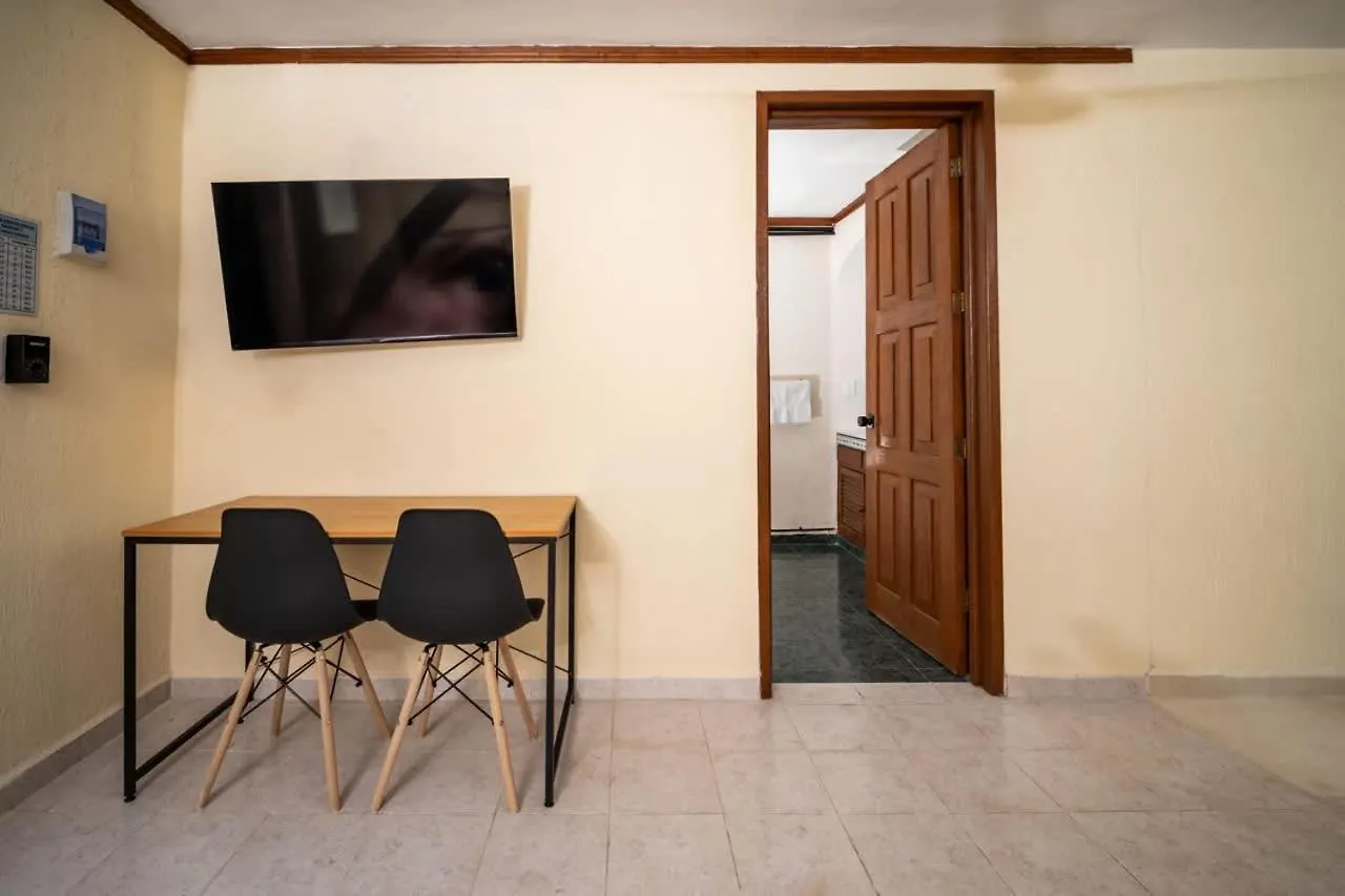 Private Entry Suite With Patio And Ample Bathroom Cancún Lejlighed